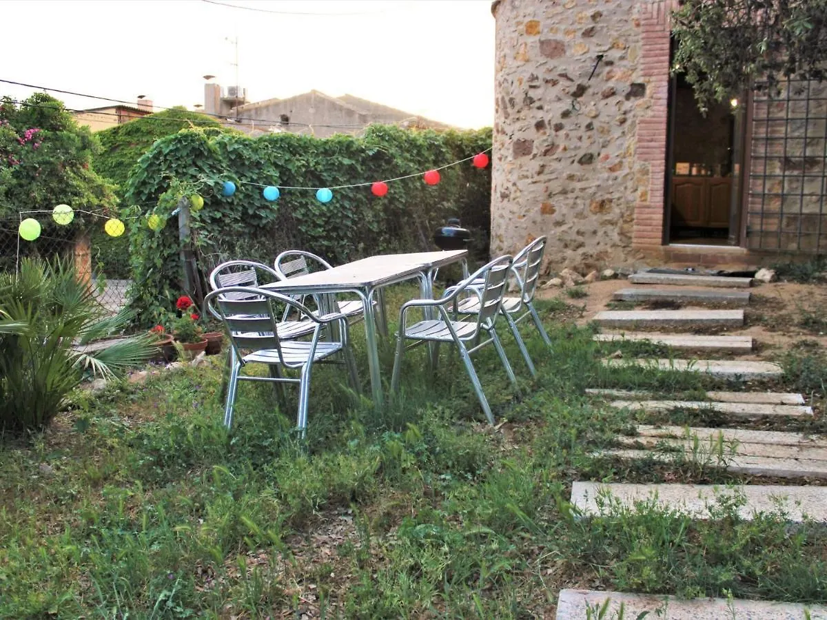 Rustic Holiday Home Les Corts Del Mas Virrei Χιρόνα