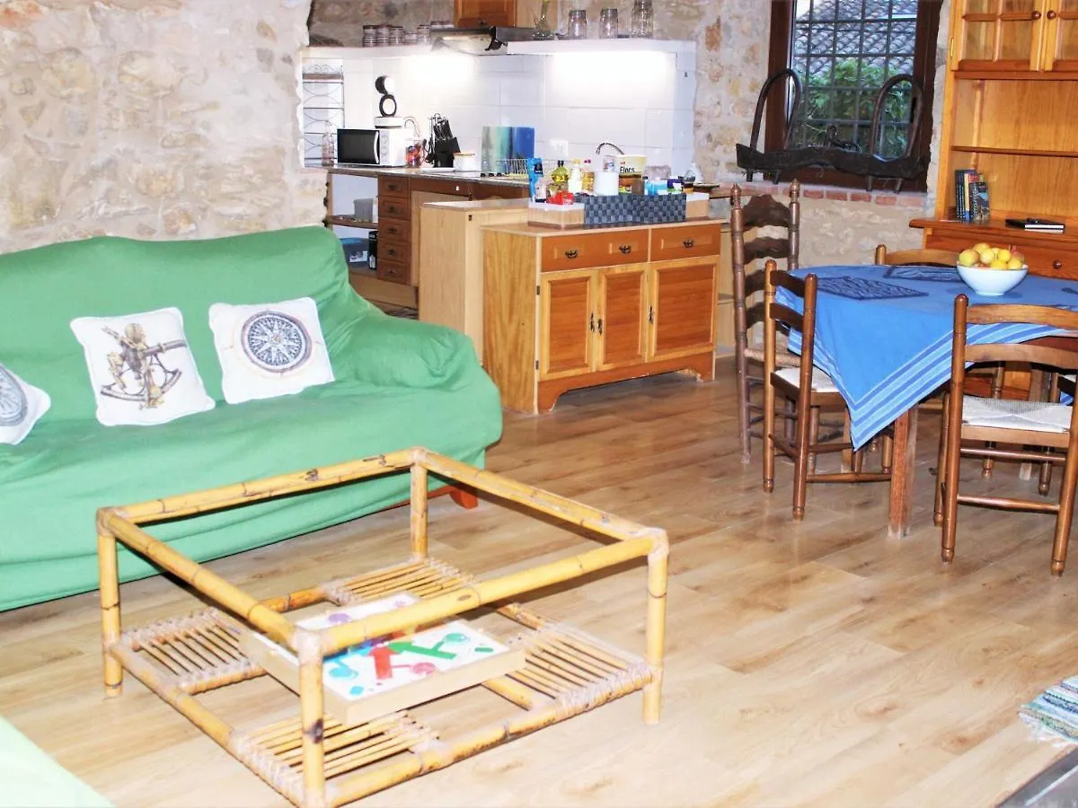 Rustic Holiday Home Les Corts Del Mas Virrei Χιρόνα